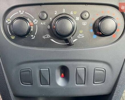 Рено Логан 2017 у Києві на Automoto.ua Коричневий Рено Логан, об'ємом двигуна 1.15 л та пробігом 91 тис. км за 7490 $, фото 19 на Automoto.ua