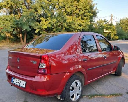 Красный Рено Логан, объемом двигателя 1.4 л и пробегом 152 тыс. км за 4499 $, фото 4 на Automoto.ua