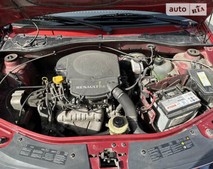 Червоний Рено Логан, об'ємом двигуна 1.6 л та пробігом 159 тис. км за 5500 $, фото 12 на Automoto.ua
