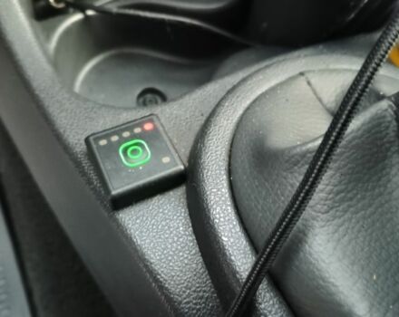 Красный Рено Логан, объемом двигателя 0 л и пробегом 131 тыс. км за 6500 $, фото 8 на Automoto.ua