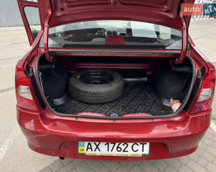 Рено Логан 2012 в Луцке на Automoto.ua Красный Рено Логан, объемом двигателя 1.6 л и пробегом 39 тыс. км за 6400 $, фото 6 на Automoto.ua