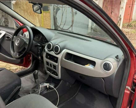 Красный Рено Логан, объемом двигателя 1.39 л и пробегом 73 тыс. км за 5300 $, фото 10 на Automoto.ua