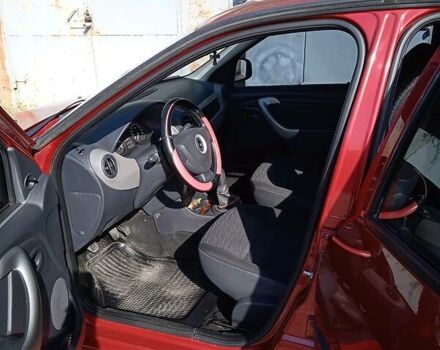 Красный Рено Логан, объемом двигателя 1.4 л и пробегом 120 тыс. км за 6000 $, фото 15 на Automoto.ua