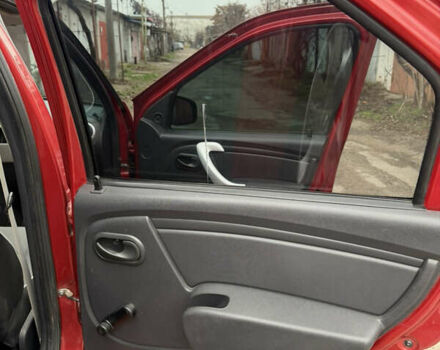 Красный Рено Логан, объемом двигателя 1.39 л и пробегом 73 тыс. км за 5300 $, фото 12 на Automoto.ua