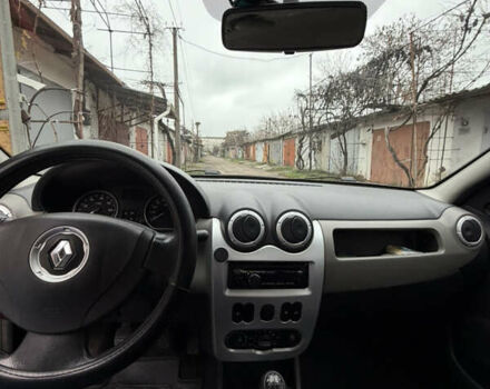Красный Рено Логан, объемом двигателя 1.39 л и пробегом 73 тыс. км за 5300 $, фото 5 на Automoto.ua
