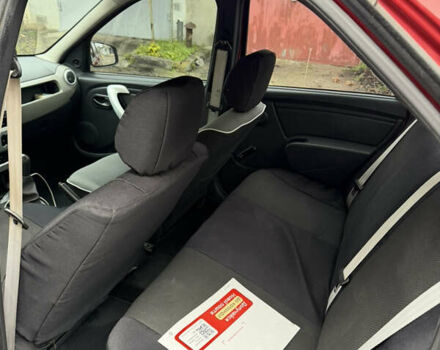 Красный Рено Логан, объемом двигателя 1.39 л и пробегом 73 тыс. км за 5300 $, фото 7 на Automoto.ua