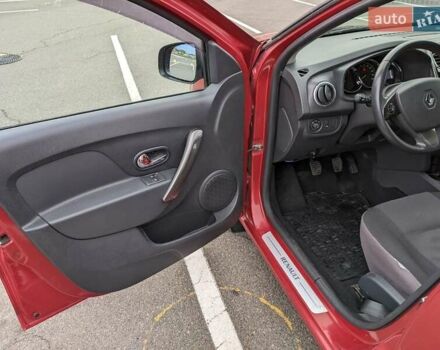 Червоний Рено Логан, об'ємом двигуна 1.6 л та пробігом 76 тис. км за 8500 $, фото 15 на Automoto.ua