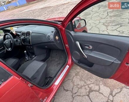 Красный Рено Логан, объемом двигателя 1.6 л и пробегом 273 тыс. км за 5550 $, фото 16 на Automoto.ua