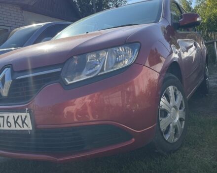 Красный Рено Логан, объемом двигателя 1.1 л и пробегом 337 тыс. км за 3950 $, фото 4 на Automoto.ua