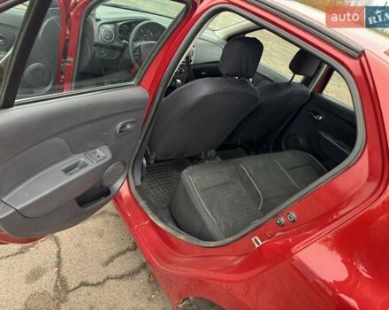 Красный Рено Логан, объемом двигателя 1.6 л и пробегом 273 тыс. км за 5550 $, фото 14 на Automoto.ua