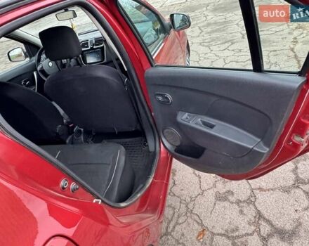 Красный Рено Логан, объемом двигателя 1.6 л и пробегом 273 тыс. км за 5550 $, фото 15 на Automoto.ua