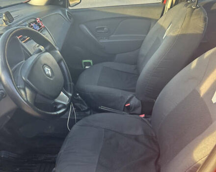 Красный Рено Логан, объемом двигателя 1.15 л и пробегом 357 тыс. км за 4899 $, фото 11 на Automoto.ua