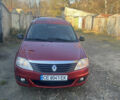 Красный Рено Логан, объемом двигателя 1.6 л и пробегом 304 тыс. км за 4950 $, фото 1 на Automoto.ua