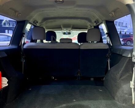 Красный Рено Логан, объемом двигателя 1.6 л и пробегом 304 тыс. км за 5500 $, фото 6 на Automoto.ua