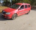 Красный Рено Логан, объемом двигателя 1.5 л и пробегом 200 тыс. км за 4504 $, фото 1 на Automoto.ua
