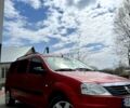 Красный Рено Логан, объемом двигателя 1.6 л и пробегом 304 тыс. км за 5500 $, фото 5 на Automoto.ua