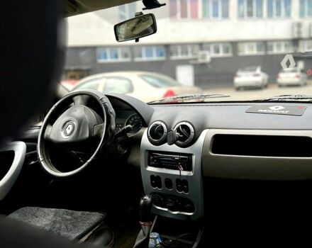 Красный Рено Логан, объемом двигателя 1.6 л и пробегом 304 тыс. км за 5500 $, фото 8 на Automoto.ua