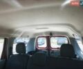 Красный Рено Логан, объемом двигателя 1.6 л и пробегом 352 тыс. км за 6400 $, фото 2 на Automoto.ua