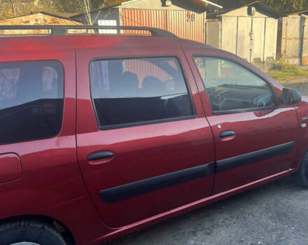 Красный Рено Логан, объемом двигателя 1.6 л и пробегом 304 тыс. км за 4950 $, фото 5 на Automoto.ua