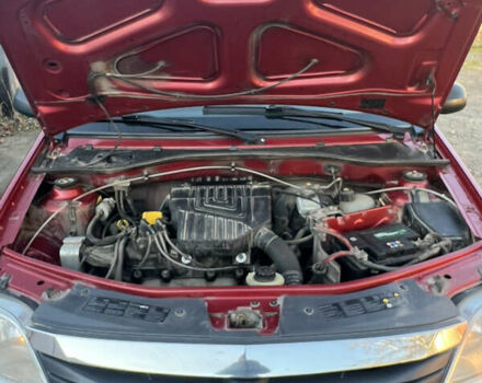 Красный Рено Логан, объемом двигателя 1.6 л и пробегом 304 тыс. км за 4950 $, фото 13 на Automoto.ua