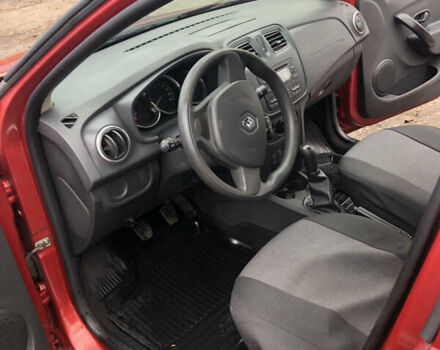 Рено Логан 2013 у Смеле на Automoto.ua Червоний Рено Логан, об'ємом двигуна 1.15 л та пробігом 72 тис. км за 7500 $, фото 4 на Automoto.ua