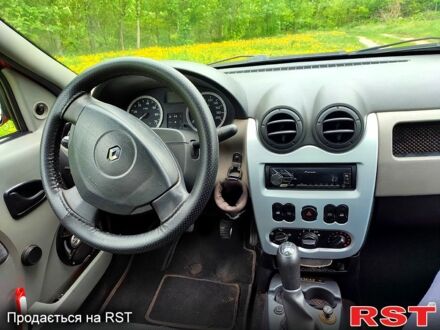 Рено Логан 2009 в Полтаве на Automoto.ua Красный Рено Логан, объемом двигателя 14 л и пробегом 170 тыс. км за 4400 $, фото 1 на Automoto.ua