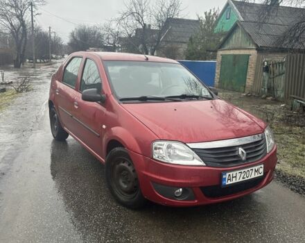 Красный Рено Логан, объемом двигателя 1.4 л и пробегом 280 тыс. км за 2700 $, фото 1 на Automoto.ua