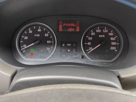Рено Логан 2011 в Рогатине на Automoto.ua Красный Рено Логан, объемом двигателя 1.4 л и пробегом 244 тыс. км за 3000 $, фото 1 на Automoto.ua