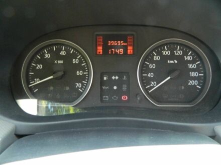 Рено Логан 2012 в Луцке на Automoto.ua Красный Рено Логан, объемом двигателя 1.6 л и пробегом 39 тыс. км за 6700 $, фото 1 на Automoto.ua