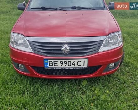 Красный Рено Логан, объемом двигателя 1.6 л и пробегом 80 тыс. км за 5400 $, фото 1 на Automoto.ua