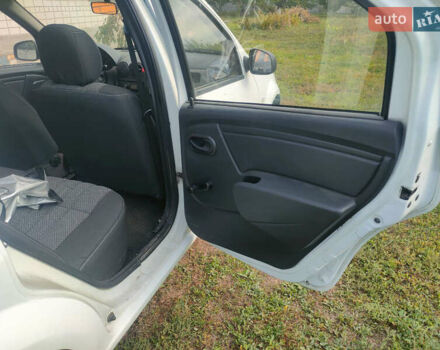 Рено Логан, объемом двигателя 1.4 л и пробегом 213 тыс. км за 4000 $, фото 5 на Automoto.ua