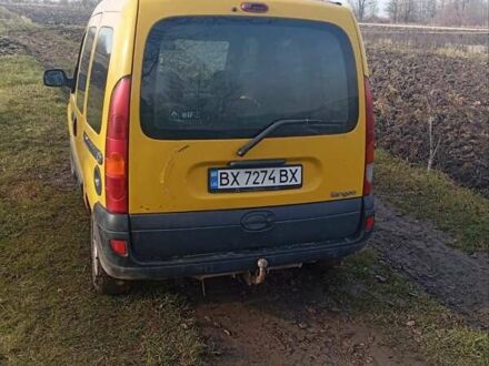 Желтый Рено Логан, объемом двигателя 1.5 л и пробегом 250 тыс. км за 1800 $, фото 1 на Automoto.ua