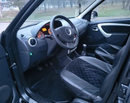 Серый Рено Логан, объемом двигателя 1.6 л и пробегом 189 тыс. км за 5999 $, фото 7 на Automoto.ua