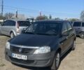 Серый Рено Логан, объемом двигателя 1.4 л и пробегом 305 тыс. км за 3900 $, фото 1 на Automoto.ua