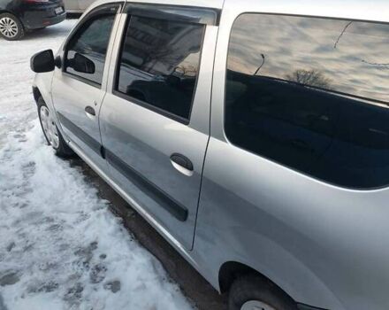 Серый Рено Логан, объемом двигателя 1.6 л и пробегом 194 тыс. км за 5100 $, фото 4 на Automoto.ua