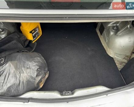 Сірий Рено Логан, об'ємом двигуна 1.39 л та пробігом 172 тис. км за 3350 $, фото 24 на Automoto.ua