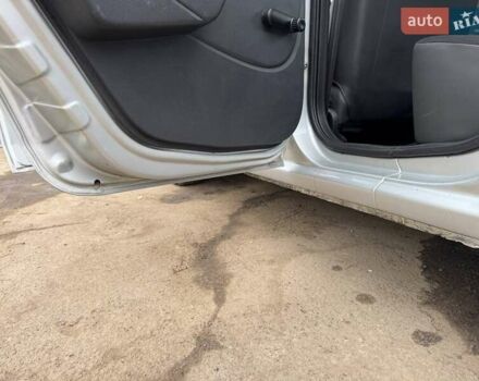 Сірий Рено Логан, об'ємом двигуна 1.39 л та пробігом 172 тис. км за 3350 $, фото 12 на Automoto.ua