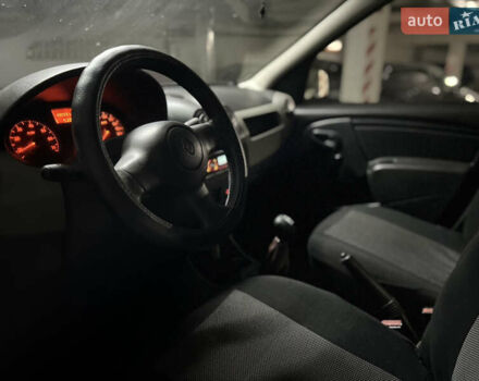 Серый Рено Логан, объемом двигателя 1.39 л и пробегом 220 тыс. км за 1800 $, фото 5 на Automoto.ua