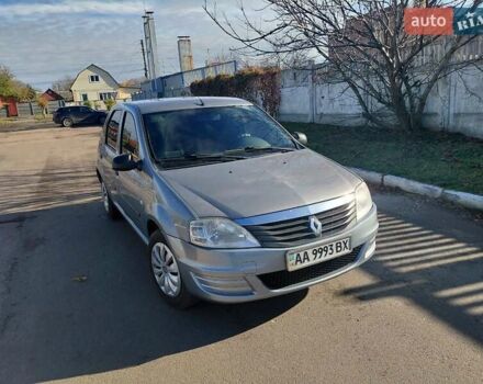 Рено Логан 2010 в Прилуках на Automoto.ua Серый Рено Логан, объемом двигателя 1.4 л и пробегом 195 тыс. км за 4400 $, фото 3 на Automoto.ua