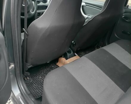 Серый Рено Логан, объемом двигателя 1.4 л и пробегом 250 тыс. км за 3200 $, фото 8 на Automoto.ua