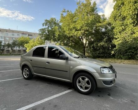 Серый Рено Логан, объемом двигателя 1.6 л и пробегом 182 тыс. км за 5550 $, фото 1 на Automoto.ua