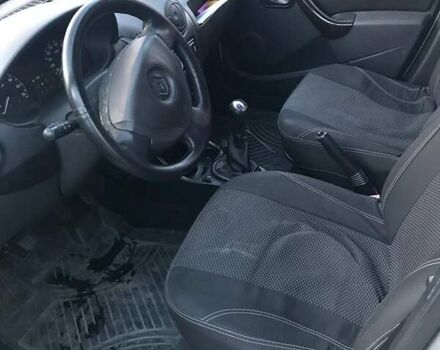Рено Логан 2010 в Измаиле на Automoto.ua Серый Рено Логан, объемом двигателя 1.39 л и пробегом 276 тыс. км за 3541 $, фото 5 на Automoto.ua