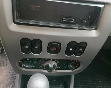 Серый Рено Логан, объемом двигателя 1.4 л и пробегом 250 тыс. км за 3200 $, фото 7 на Automoto.ua