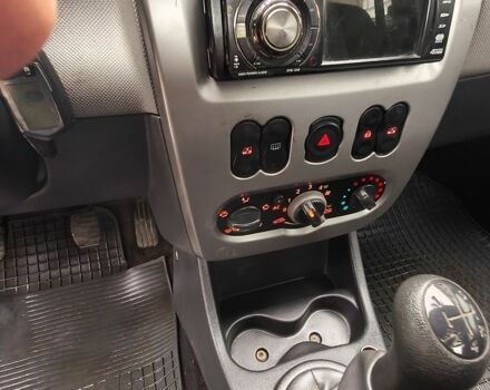 Сірий Рено Логан, об'ємом двигуна 1.4 л та пробігом 89 тис. км за 3600 $, фото 6 на Automoto.ua