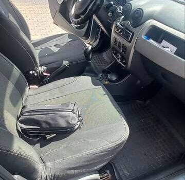 Сірий Рено Логан, об'ємом двигуна 1.4 л та пробігом 348 тис. км за 3600 $, фото 4 на Automoto.ua