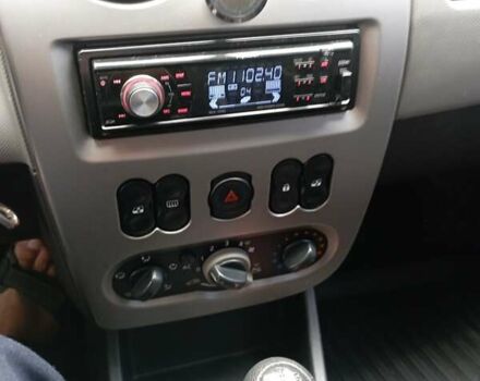 Сірий Рено Логан, об'ємом двигуна 1.39 л та пробігом 173 тис. км за 5100 $, фото 9 на Automoto.ua
