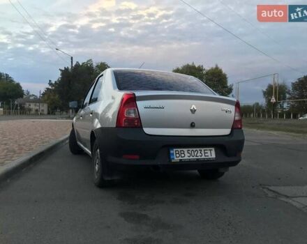 Рено Логан 2010 в Измаиле на Automoto.ua Серый Рено Логан, объемом двигателя 1.39 л и пробегом 276 тыс. км за 3541 $, фото 3 на Automoto.ua