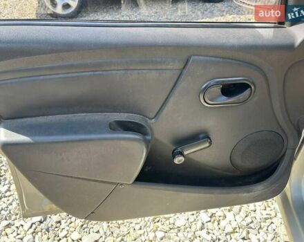 Серый Рено Логан, объемом двигателя 1.39 л и пробегом 218 тыс. км за 2900 $, фото 7 на Automoto.ua