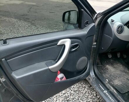 Серый Рено Логан, объемом двигателя 1.4 л и пробегом 250 тыс. км за 3200 $, фото 3 на Automoto.ua