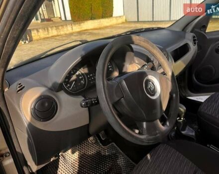 Серый Рено Логан, объемом двигателя 1.39 л и пробегом 296 тыс. км за 3500 $, фото 10 на Automoto.ua